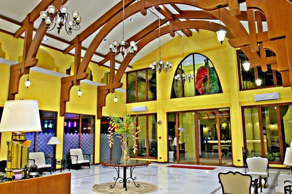 The Pepperland Hotel Legazpi Buitenkant foto