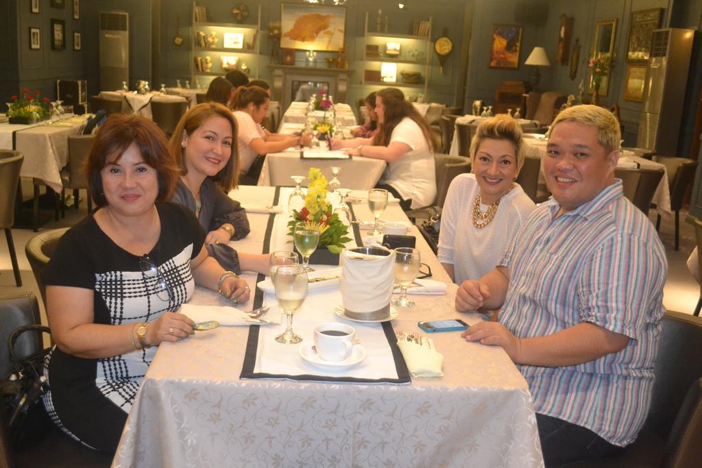 The Pepperland Hotel Legazpi Buitenkant foto