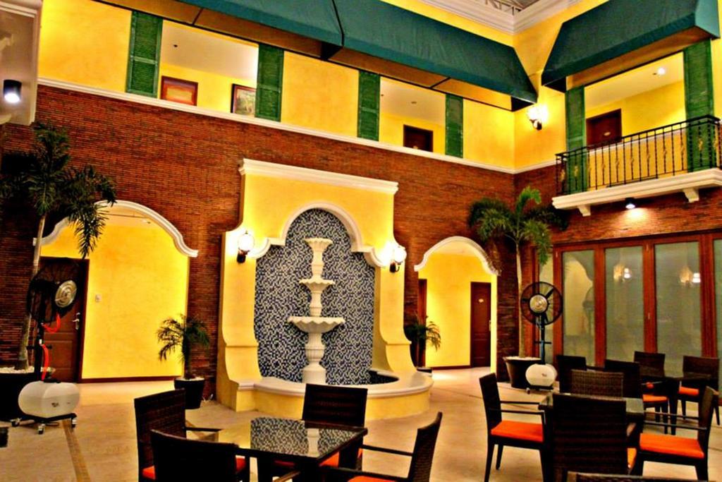 The Pepperland Hotel Legazpi Buitenkant foto